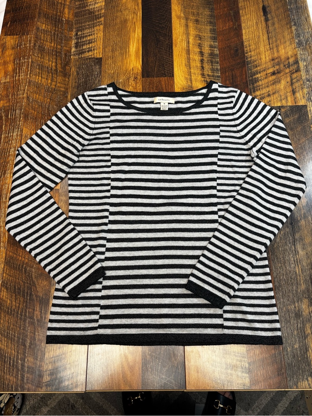 G.H. Bass women’s Black and gray Striped Long Sleeve cotton blend Knit Top Sz M